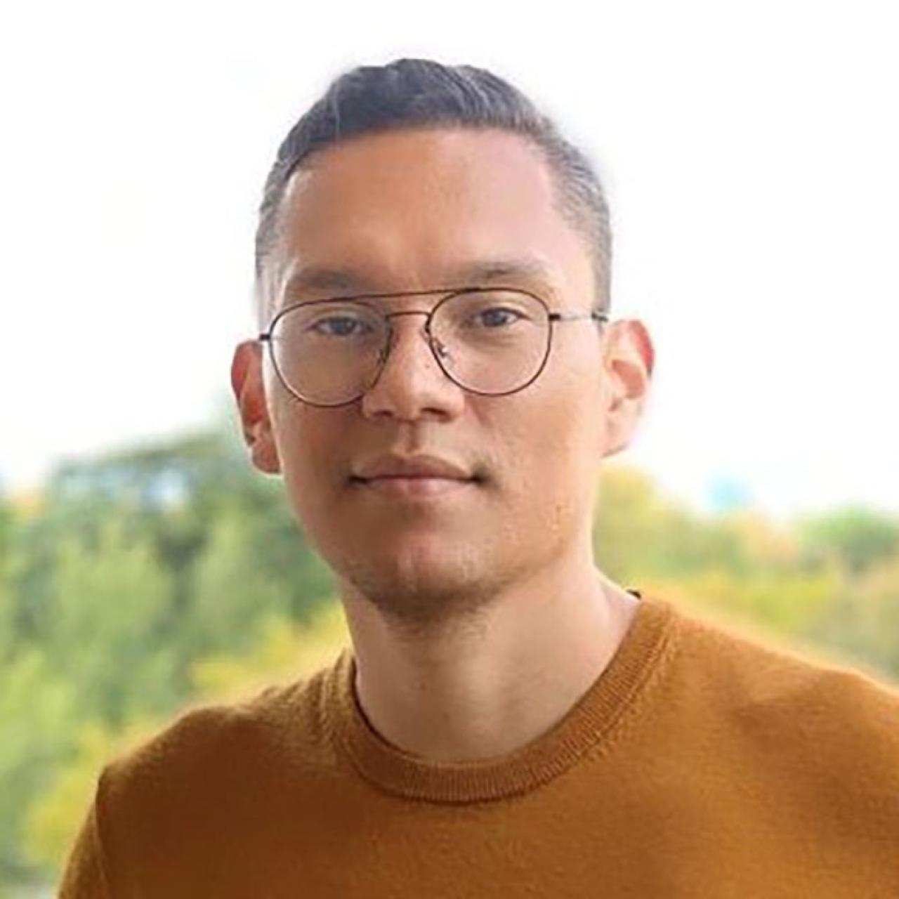 Headshot of Eliseo Diaz, Assistant Director