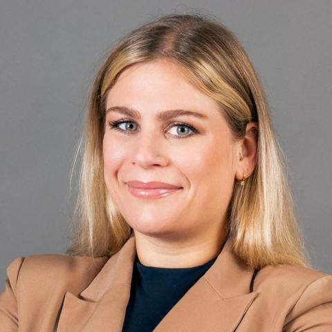 NYU SPS Associate Director of Special Events Nicole Friedman smiles for a headshot