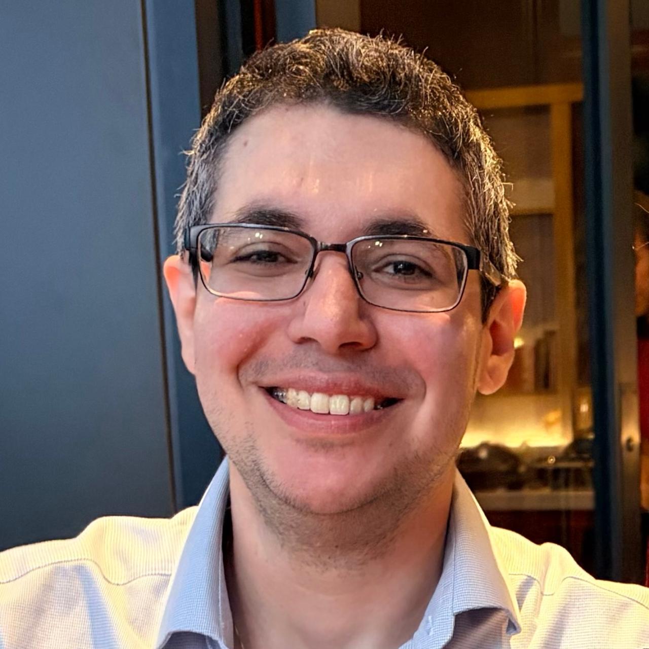 Alex Lobzhanidze headshot