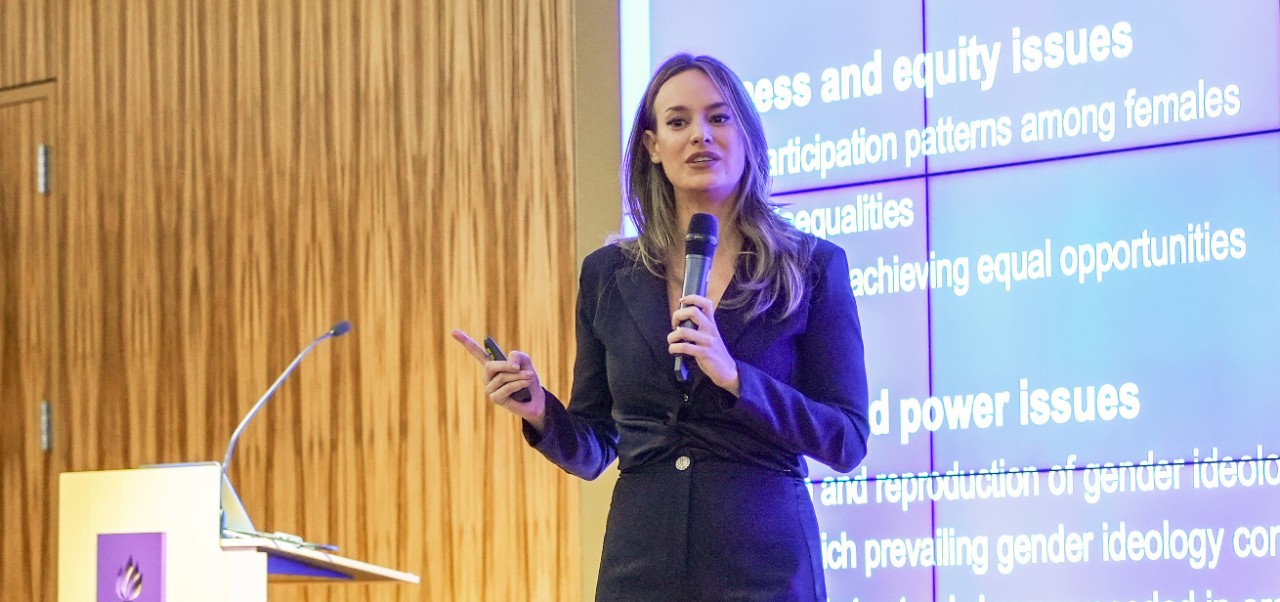 Gina K Antoniello, Clinical Assistant Professor, Preston Robert Tisch Institute for Global Sport, NYU SPS, leads a presentation.