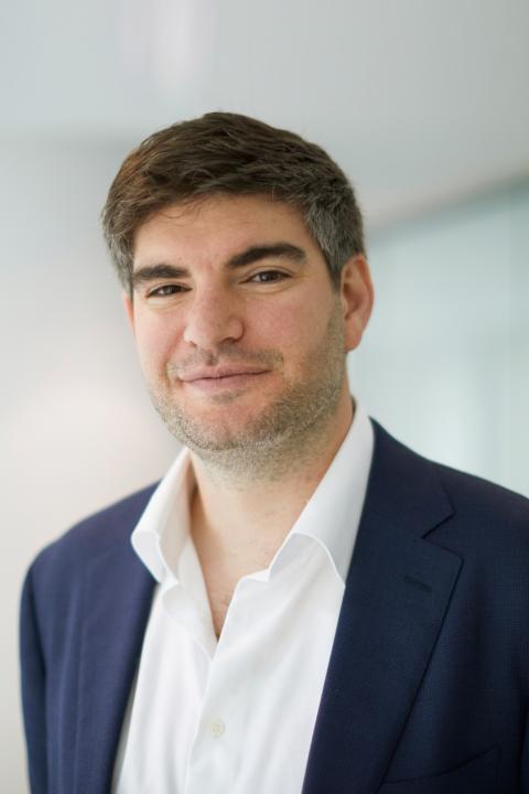 item.storyPage.activeImage.alt || true