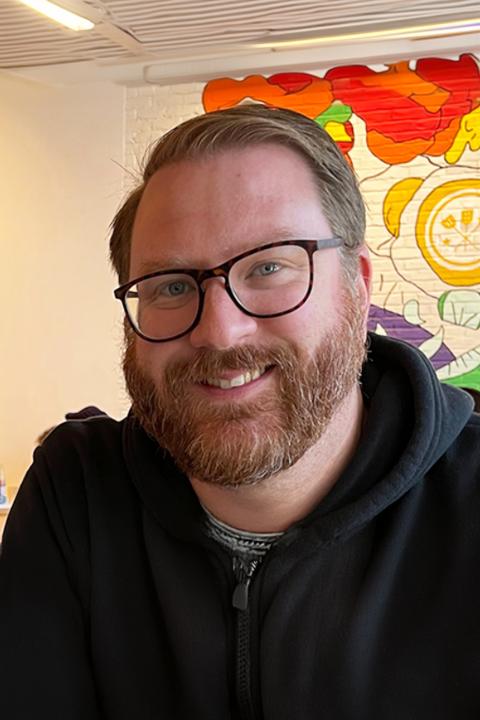 item.storyPage.activeImage.alt || true