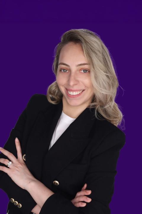 item.storyPage.activeImage.alt || true