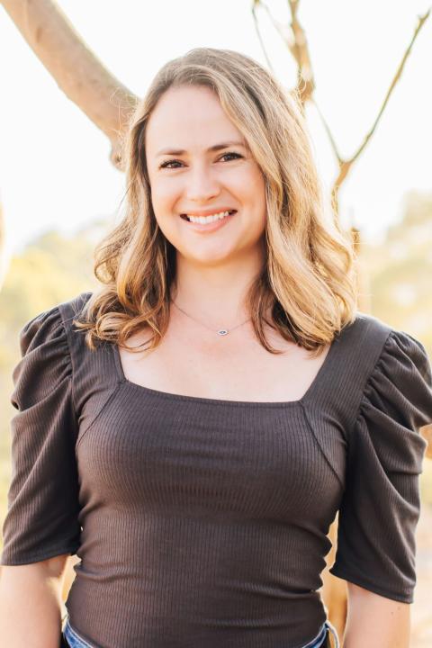 item.storyPage.activeImage.alt || true