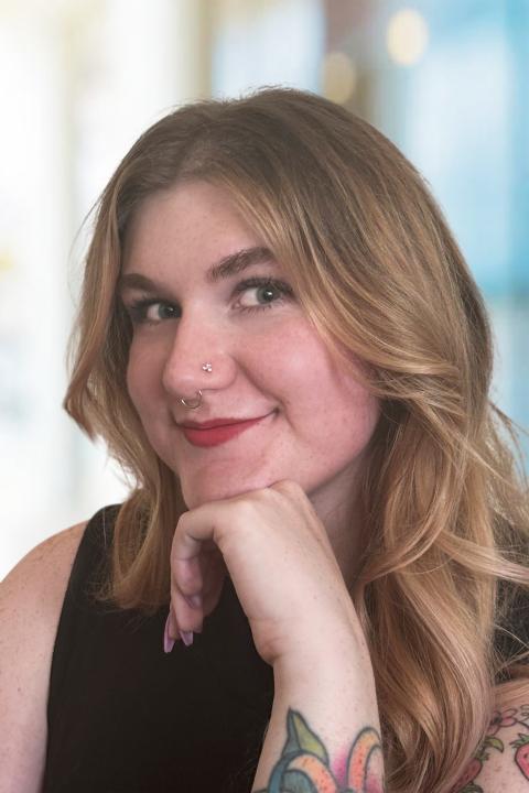 item.storyPage.activeImage.alt || true