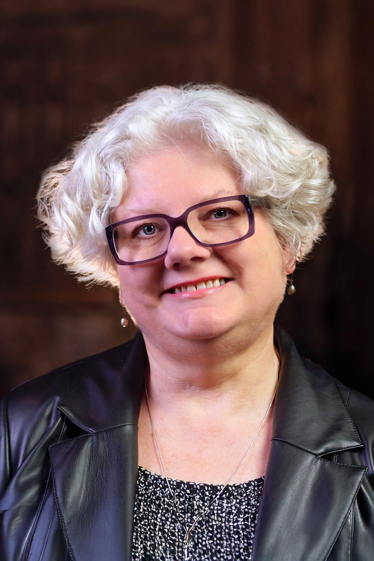 NYU SPS CE Instructor Cynthia Ries smiles for a headshot