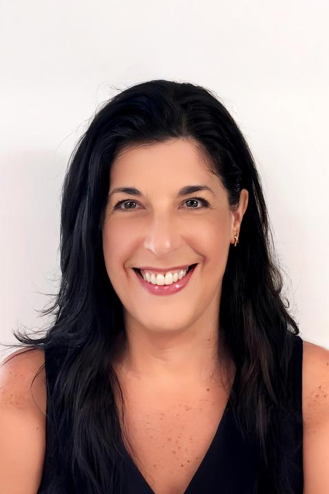 item.storyPage.activeImage.alt || true