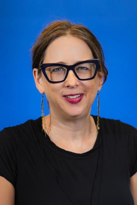 item.storyPage.activeImage.alt || true