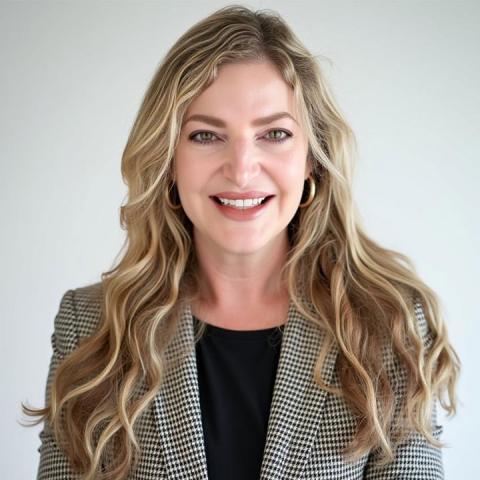 Headshot of Shoshana Bass.