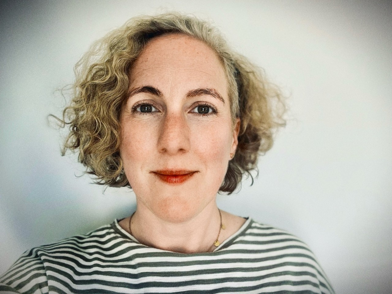 Rebecca Rutschmann headshot