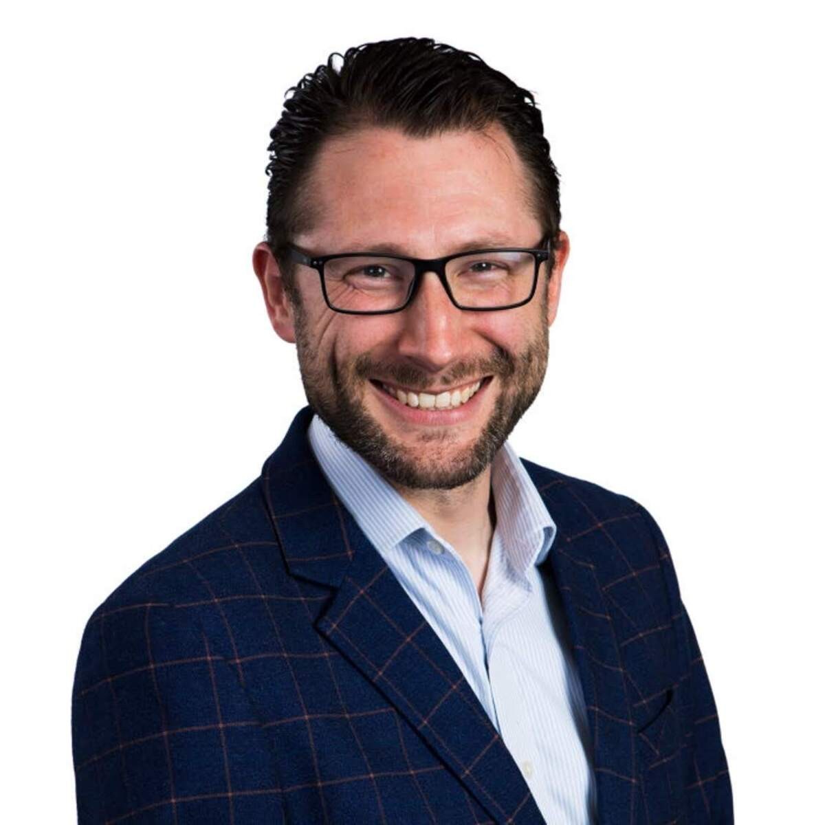 Sam Isaacson headshot
